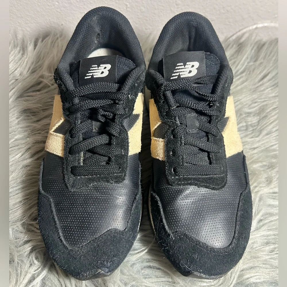 New Balance Women's 237 Balance Shoes Black and Cream Sneakers Sz7